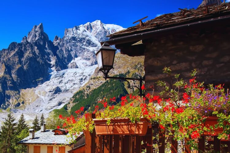 Courmayeur, emozione pura ai piedi del Monte Bianco